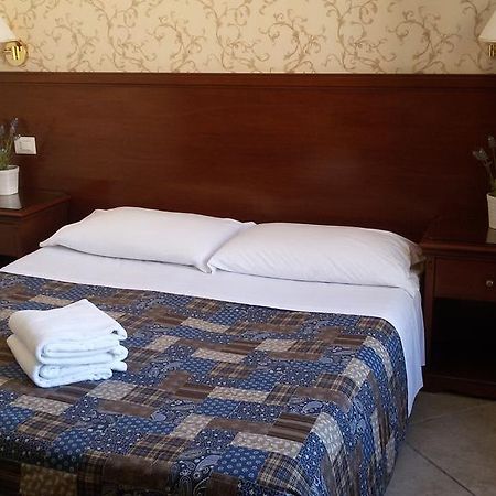 Mrs Julie Guesthouse Rome Buitenkant foto